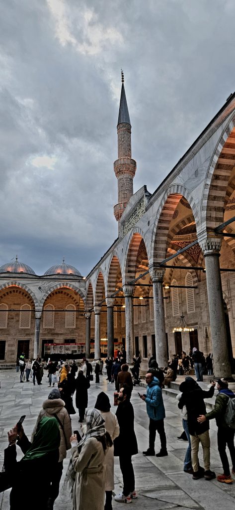 20251230_173140-473x1024 Istanbul, Stadt auf zwei Kontinenten